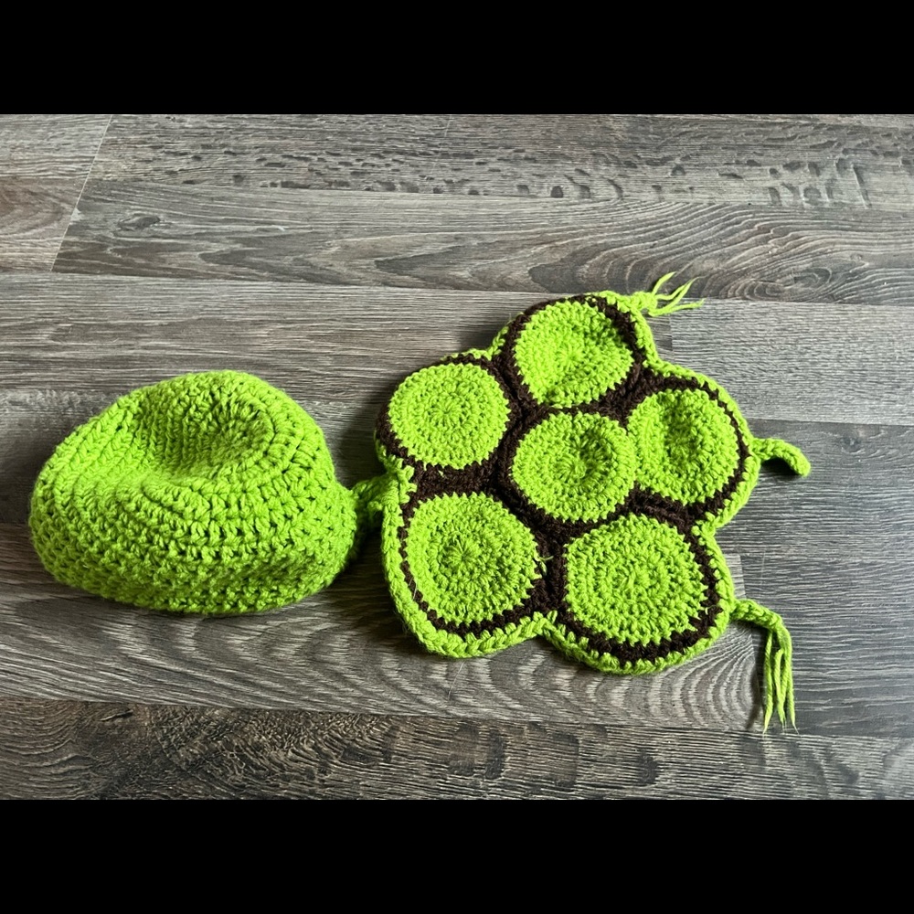New Born turtle outfit. photography prop